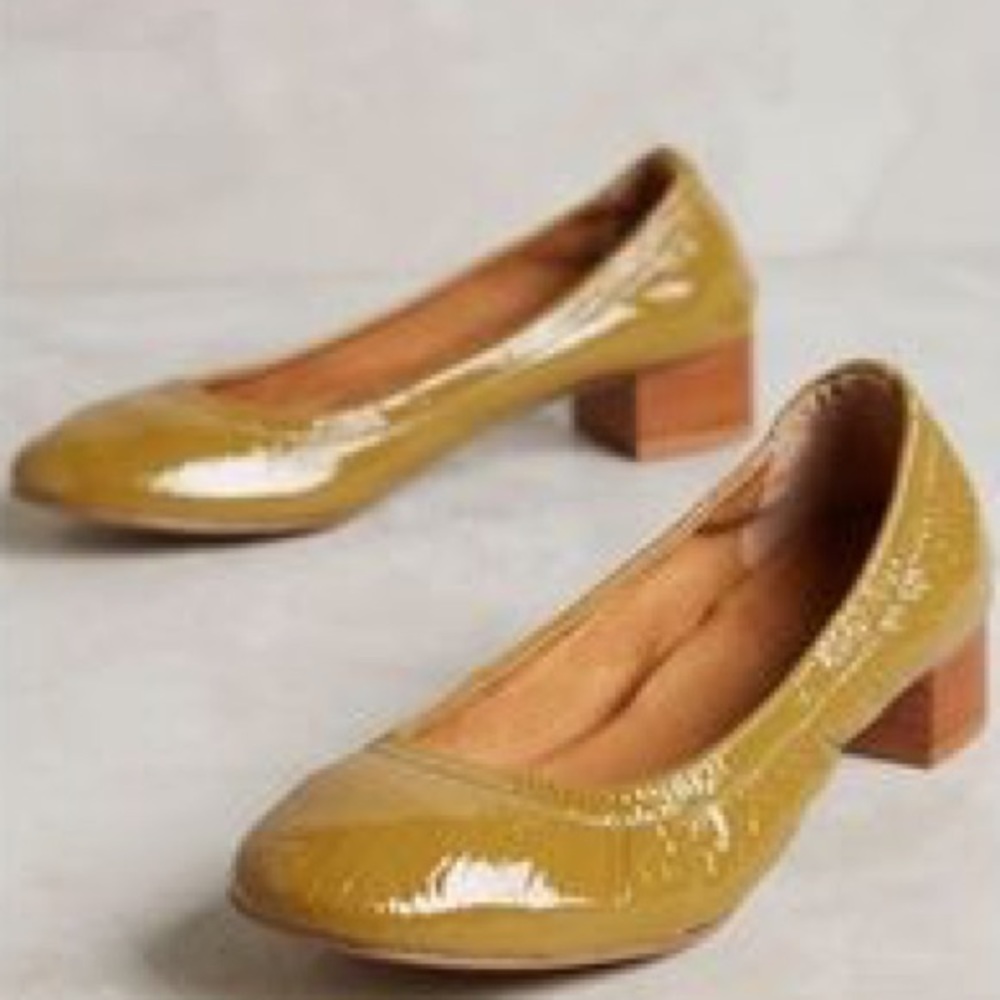 Anthropologie Jasper & Jeera Gilen Heels in Green